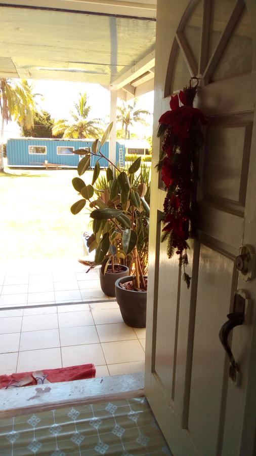 Aloft Airport Accommodation Fua'amotu Exterior foto